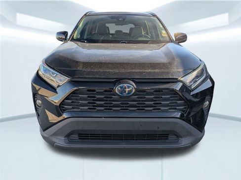 Used 2021 Toyota RAV4 XLE Premium image 2