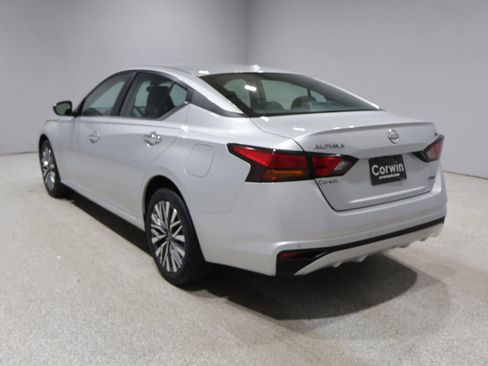 Used 2024 Nissan Altima 2.5 SV AWD/4WD image 5