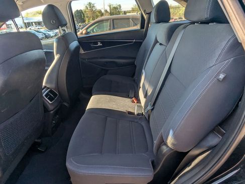 Used 2018 Kia Sorento LX image 13