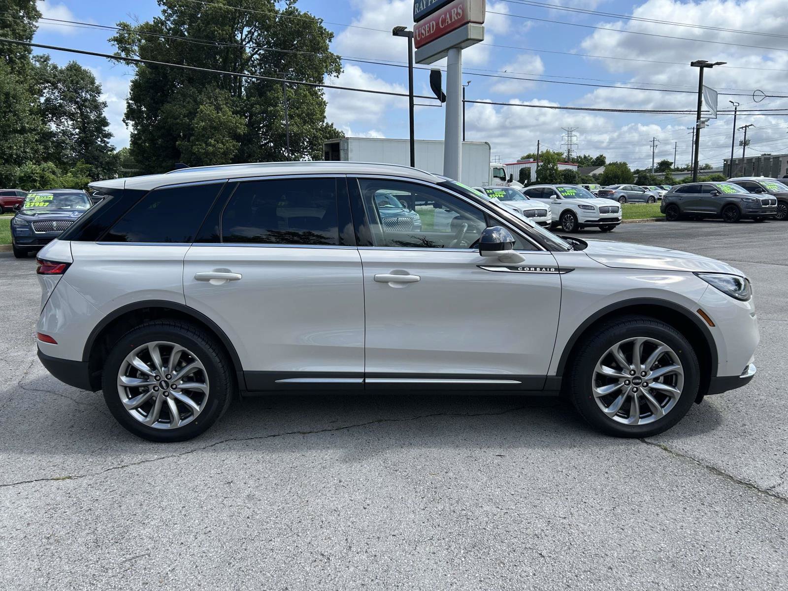 Used 2022 Lincoln Corsair AWD w/ Premium Package image 2