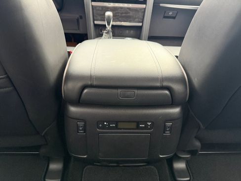 Used 2022 Nissan Armada Platinum w/ Captain's Chairs Package image 21