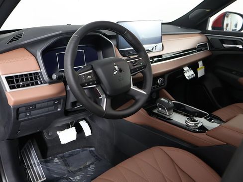 New 2025 Mitsubishi Outlander SEL image 34