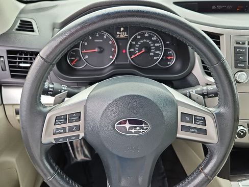 Used 2013 Subaru Outback 2.5i Premium AWD/4WD image 18