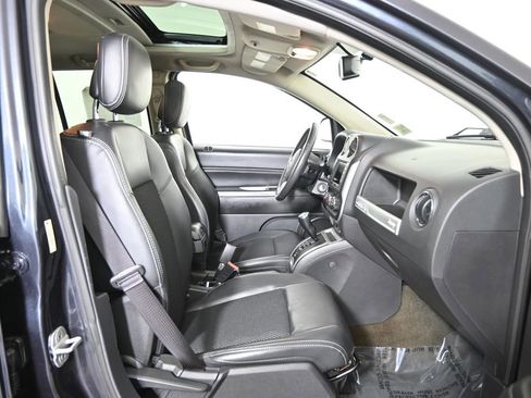 Used 2014 Jeep Compass Latitude w/ Sun/Sound Group AWD/4WD image 13
