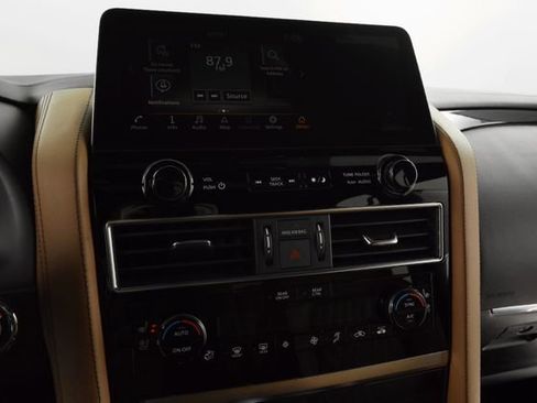 Used 2024 INFINITI QX80 Sensory image 26