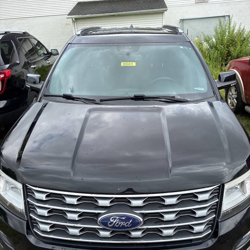 Used 2017 Ford Explorer Limited AWD/4WD image 8