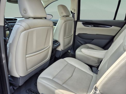 Used 2020 Cadillac XT6 Premium Luxury FWD image 15