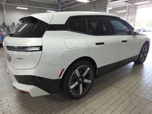 Certified 2024 BMW iX xDrive50 w/ Premium Package AWD/4WD image 6