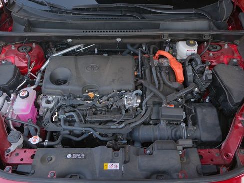 Used 2022 Toyota RAV4 XLE image 10