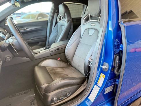 Used 2018 Cadillac CTS V w/ Luxury Package RWD image 40