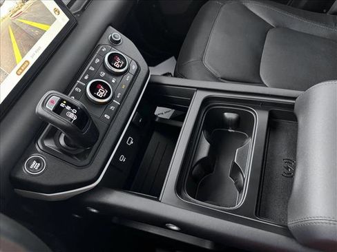 Used 2024 Land Rover Defender 110 X-Dynamic SE AWD/4WD image 18