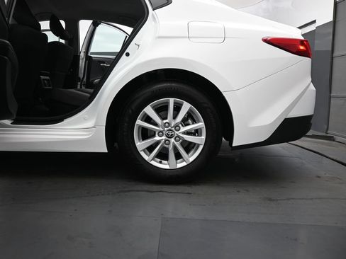 Used 2025 Toyota Camry LE FWD image 18