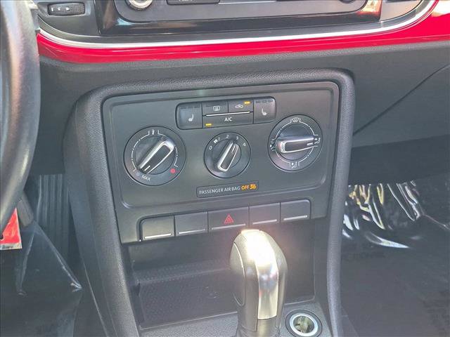Used 2013 Volkswagen Beetle 2.5 FWD image 13