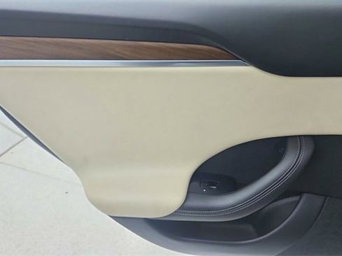 Used 2023 Tesla Model S Standard Range image 30