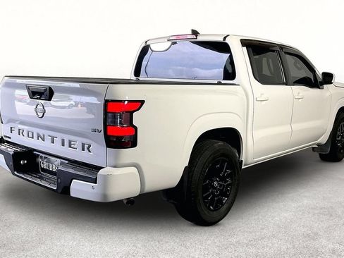 Used 2022 Nissan Frontier SV w/ Technology Package RWD image 4
