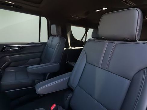 Used 2026 Chevrolet Suburban RST w/ Comfort Package image 18