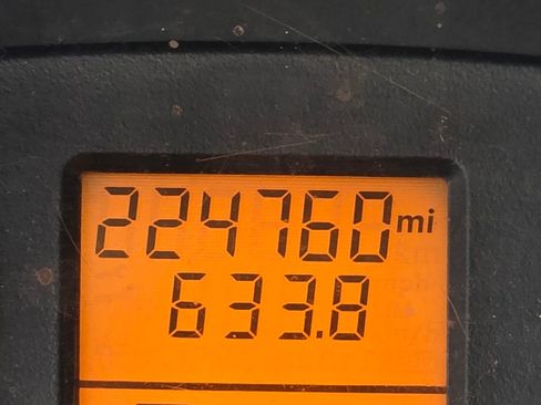 Used 2015 Mercedes-Benz Sprinter 2500 image 19