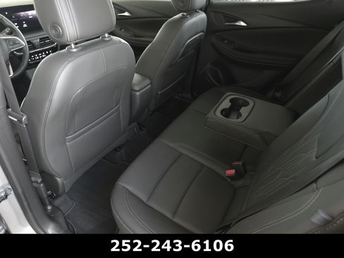 Used 2025 Buick Encore GX Avenir w/ Avenir Technology Package AWD/4WD image 27