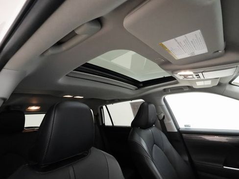 Used 2023 Toyota Highlander Limited image 25