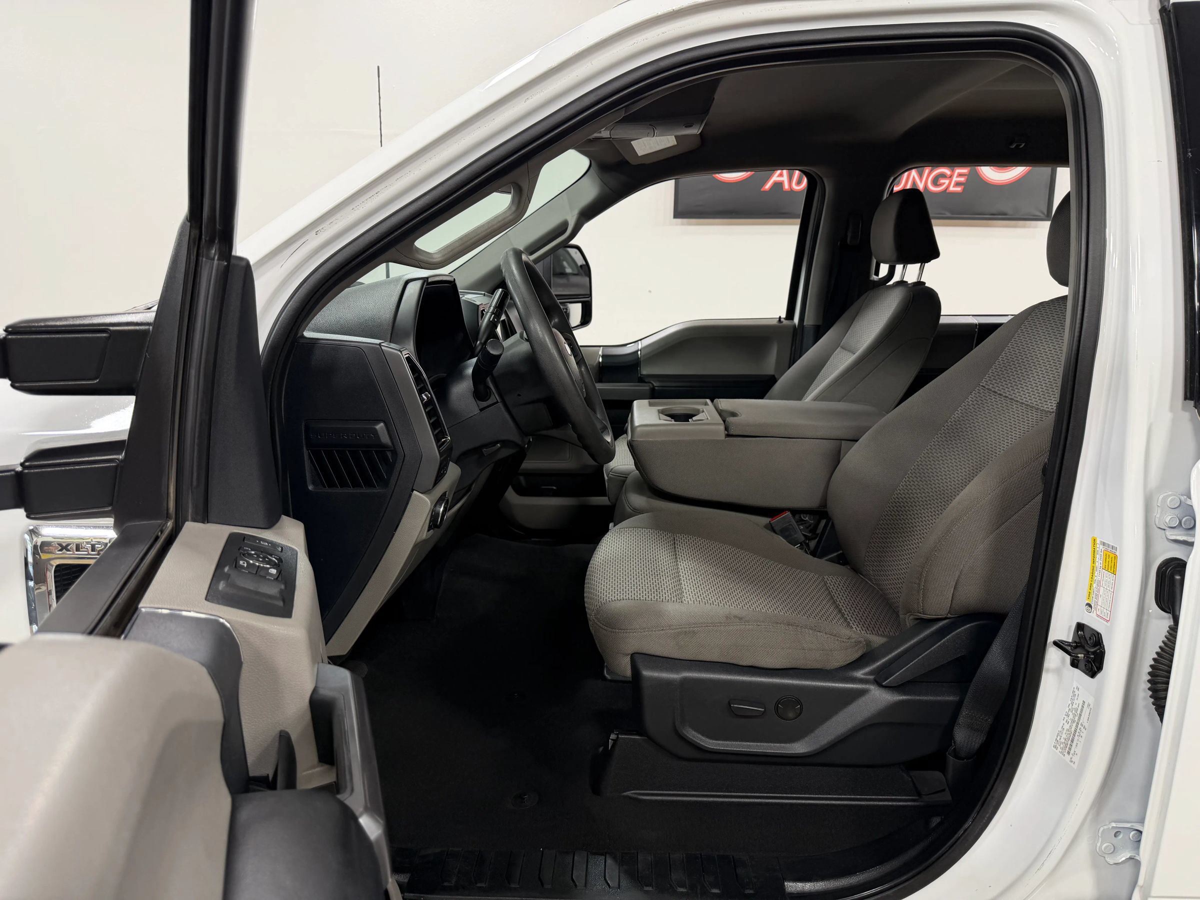 Used 2022 Ford F250 XLT w/ XLT Value Package AWD/4WD image 13
