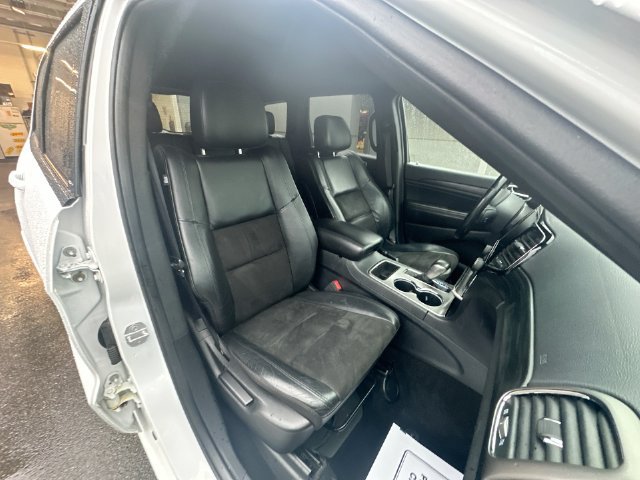 Used 2019 Jeep Grand Cherokee Altitude AWD/4WD image 28