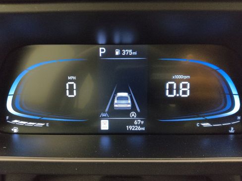 Used 2024 Hyundai Elantra SE FWD image 23