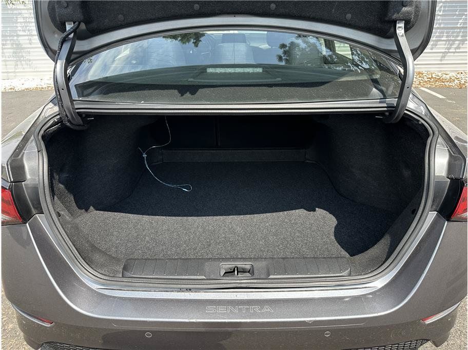 Used 2020 Nissan Sentra SR FWD image 30