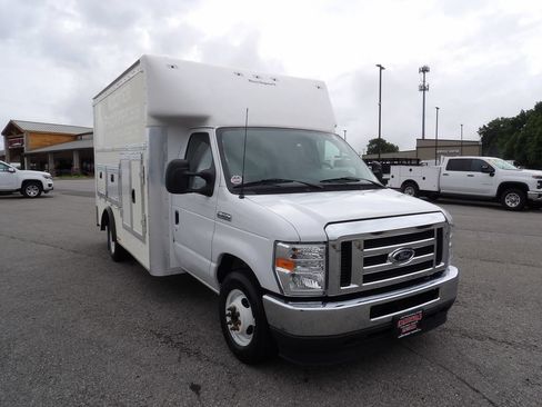 Used 2023 Ford E-350 and Econoline 350 Super Duty w/ Power Windows & Locks Group RWD image 11