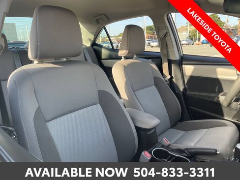 Used 2018 Toyota Corolla LE FWD image 14