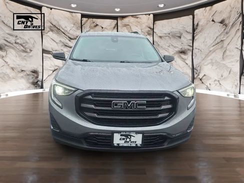 Used 2020 GMC Terrain SLE w/ Driver Convenience Package AWD/4WD image 2