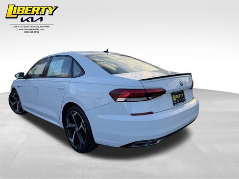 Used 2020 Volkswagen Passat 2.0T R-Line image 5