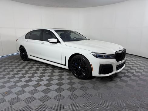 Used 2020 BMW M760i xDrive w/ Luxury Rear Seating Package image 7