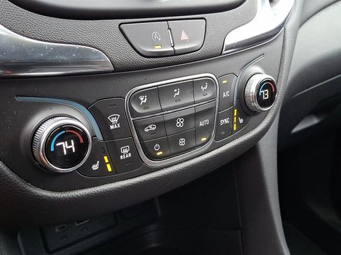 Used 2024 Chevrolet Equinox LT image 15