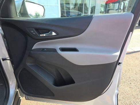 Used 2022 Chevrolet Equinox LT AWD/4WD image 12
