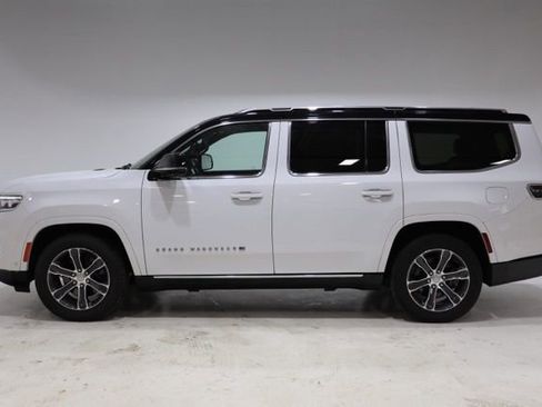 Used 2023 Jeep Grand Wagoneer 4WD image 4