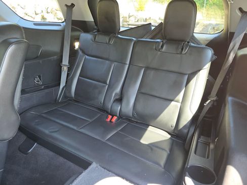 Used 2021 Ford Explorer XLT w/ Equipment Group 202A AWD/4WD image 25