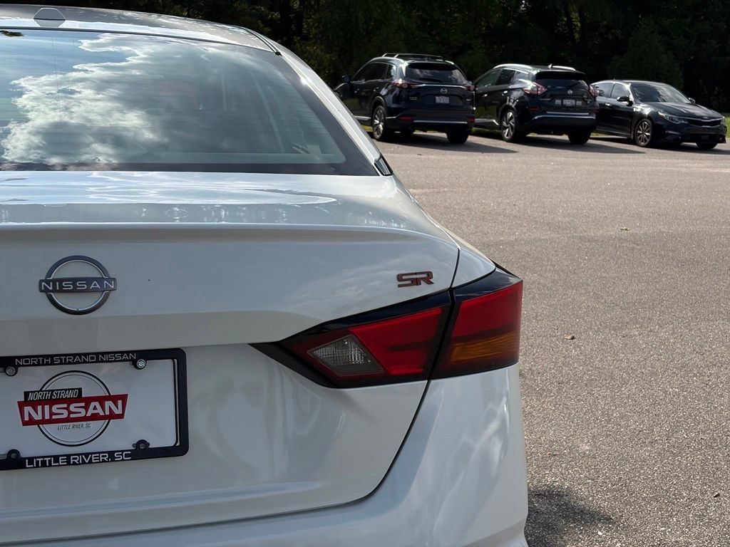 Certified 2025 Nissan Altima 2.5 SR w/ SR Premium Package FWD image 5
