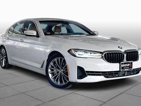 Used 2023 BMW 540i w/ Premium Package image 2