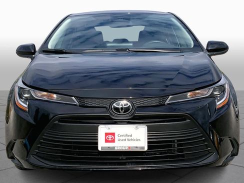 Used 2025 Toyota Corolla LE image 3