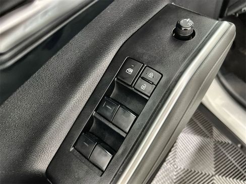 Used 2023 Toyota Highlander L image 15