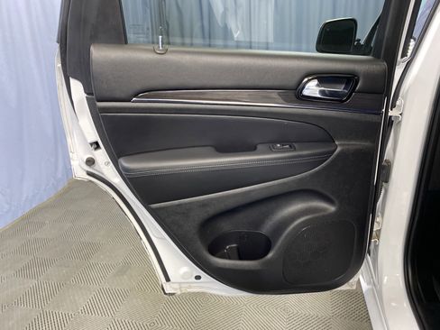 Certified 2020 Jeep Grand Cherokee Overland image 25