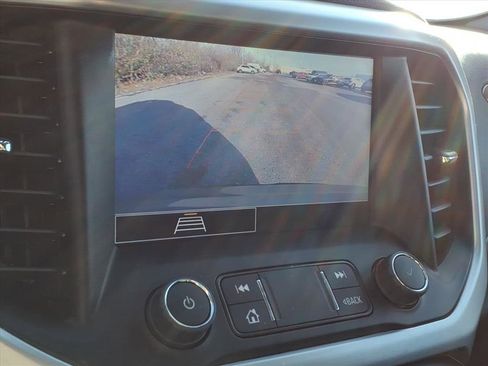 Used 2023 GMC Acadia SLE w/ Driver Convenience Package image 13