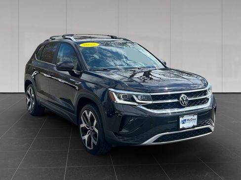 Used 2022 Volkswagen Taos SEL w/ Panoramic Sunroof Package image 7