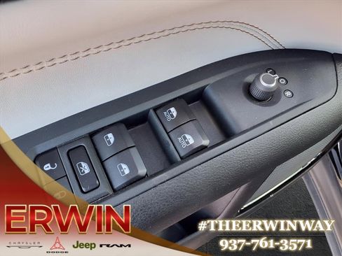 Used 2024 Jeep Compass Limited AWD/4WD image 16