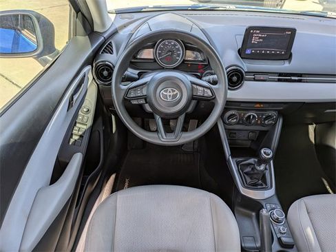 Used 2019 Toyota Yaris L image 15