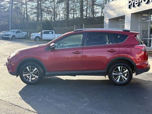 Used 2017 Toyota RAV4 XLE image 4