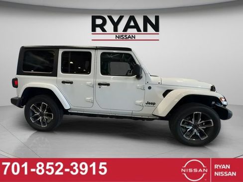 Used 2024 Jeep Wrangler Unlimited AWD/4WD image 2