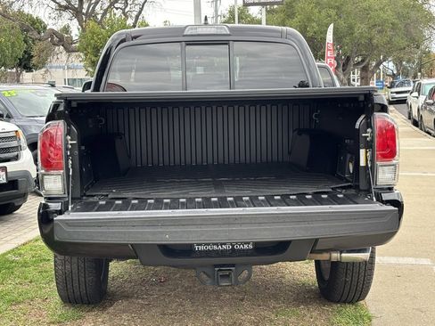 Used 2016 Toyota Tacoma Limited image 6