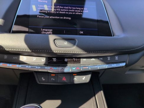 Used 2023 Cadillac XT4 Luxury w/ Cold Weather Package image 31