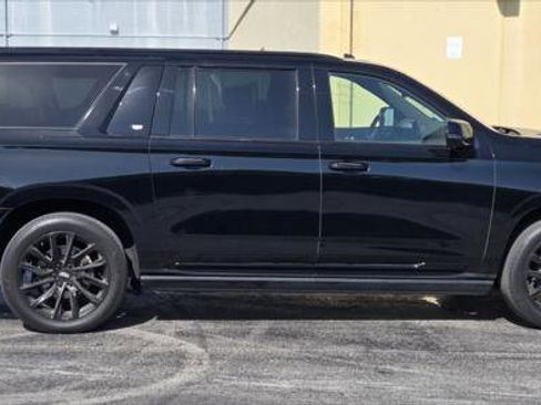 Used 2023 Cadillac Escalade ESV Sport w/ LPO, ONYX Package image 8